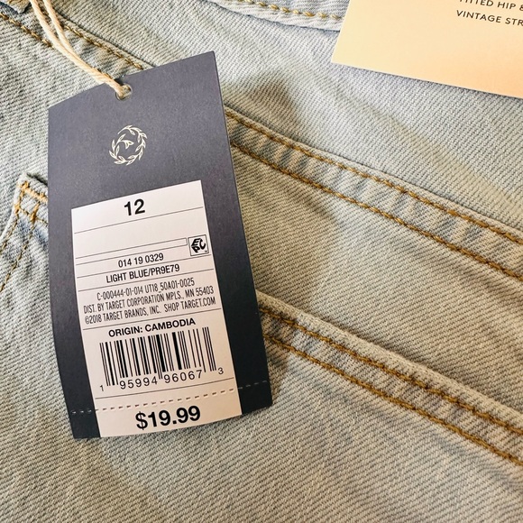 Universal Thread Shorts - Picture 4 of 4